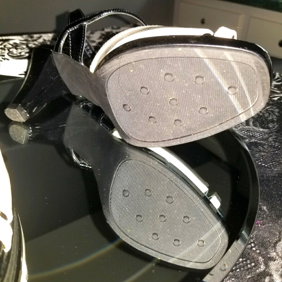 Shoes - Picture 3 of 6